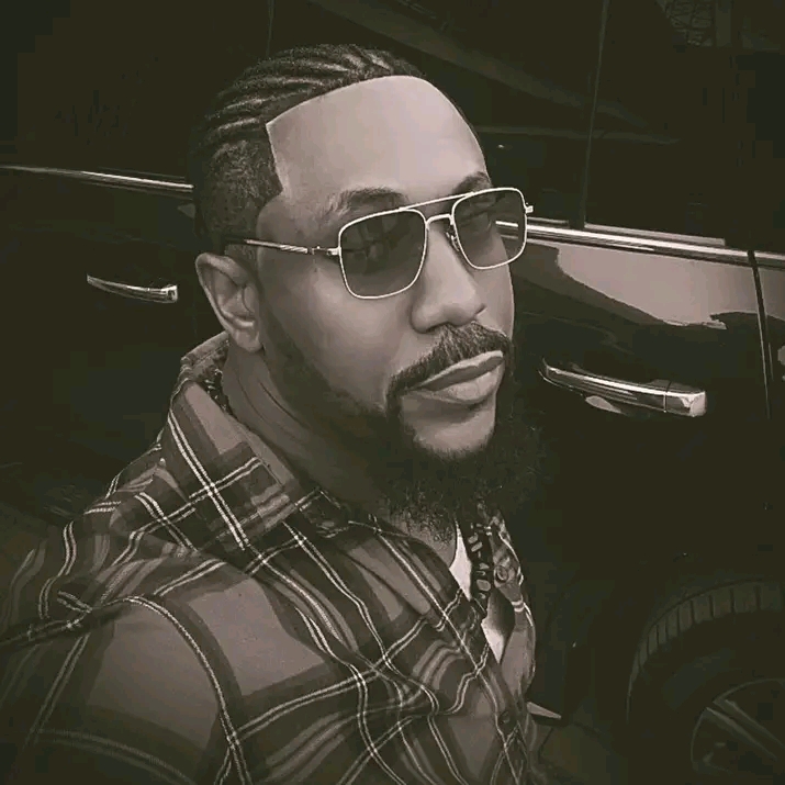 Roxy Antak Biography