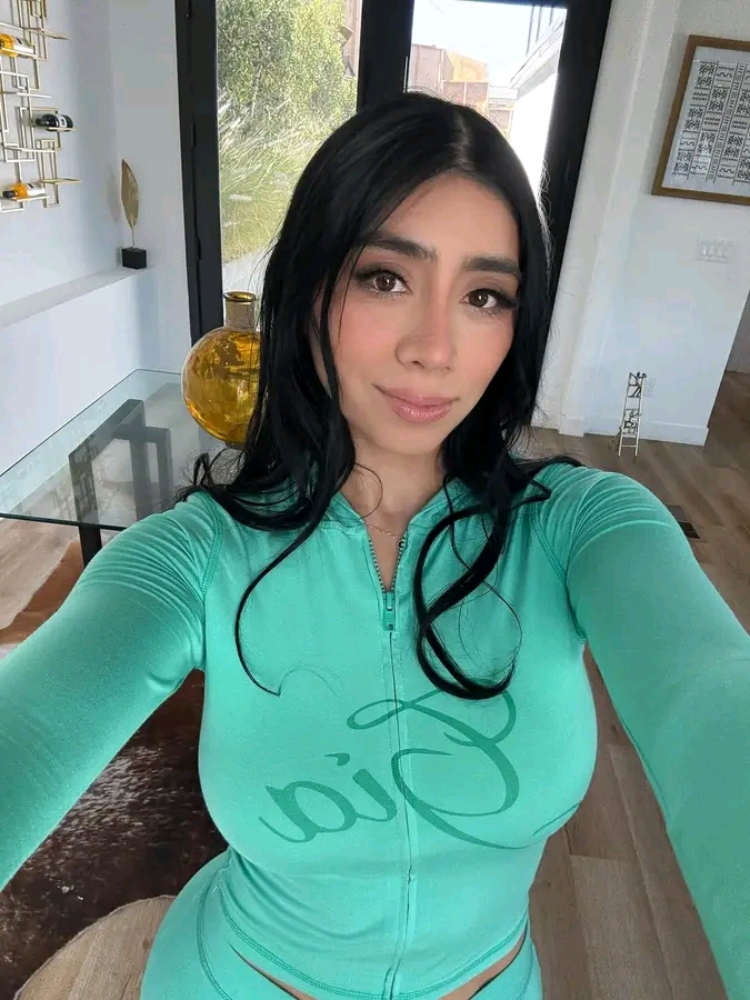 Violet Myers biography